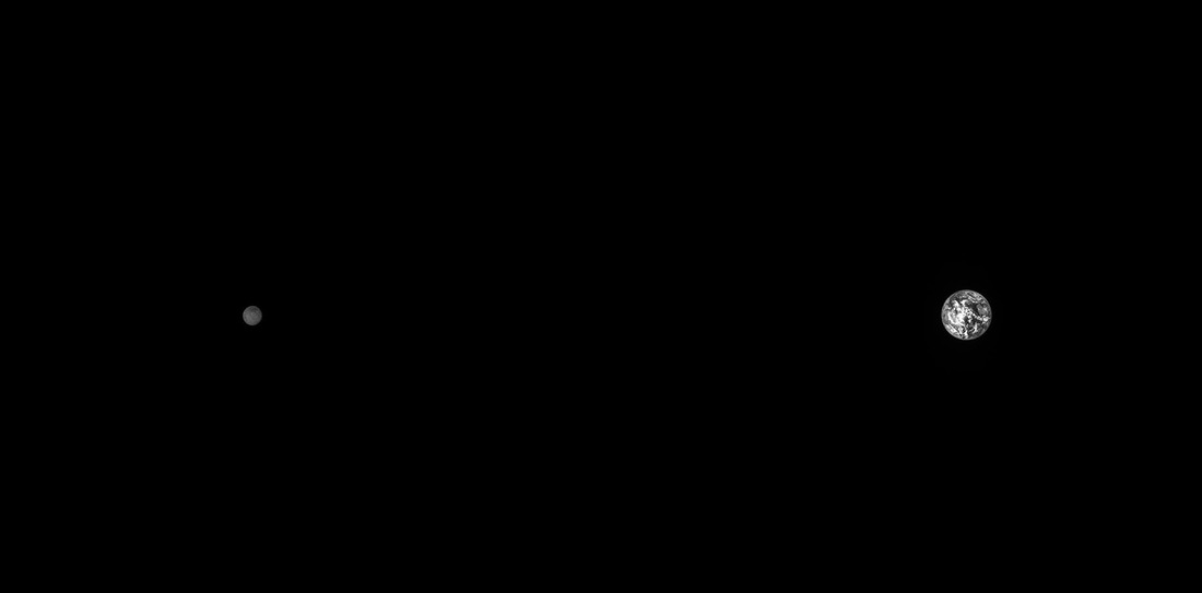 Image from the KPLO Lunar Terrain Imager showing both the Earth and Moon from 1.24 million km away.